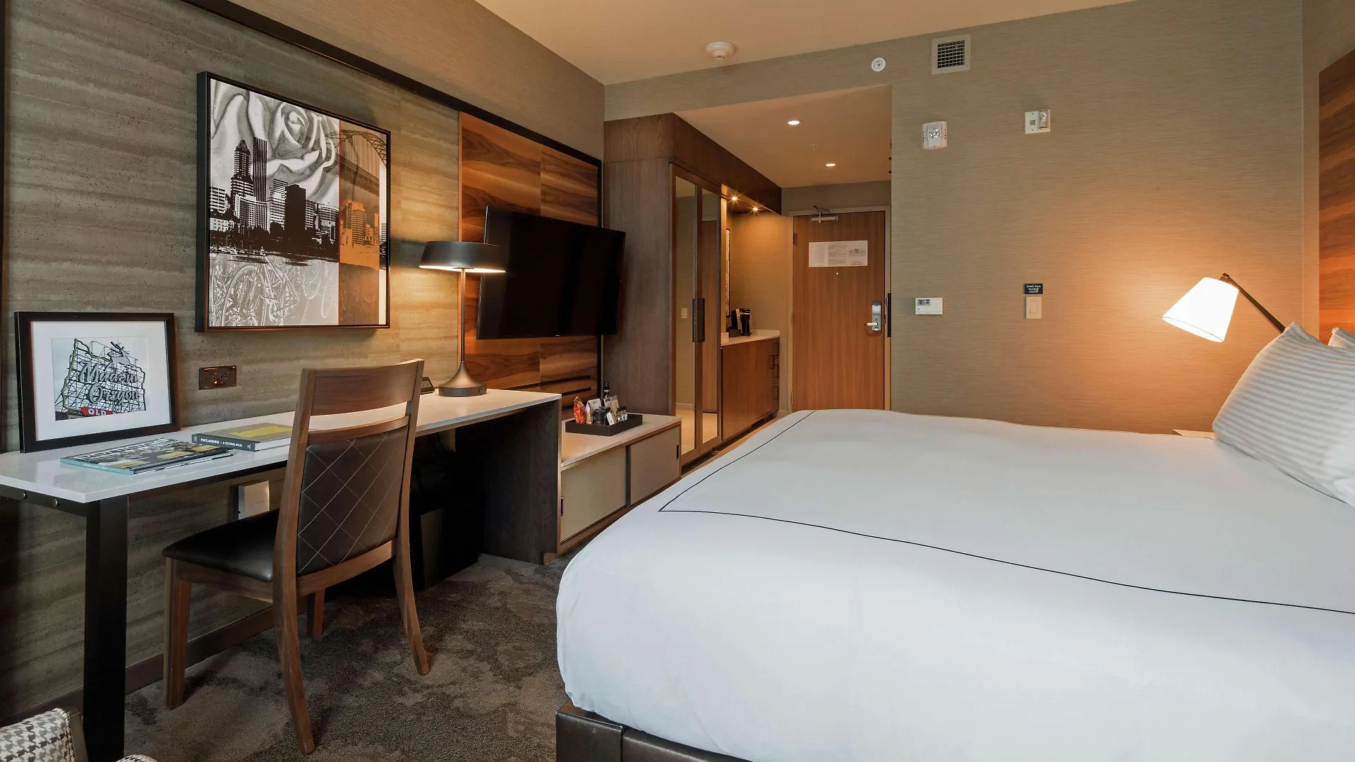 Hotel The Porter Portland, Curio Collection By Hilton