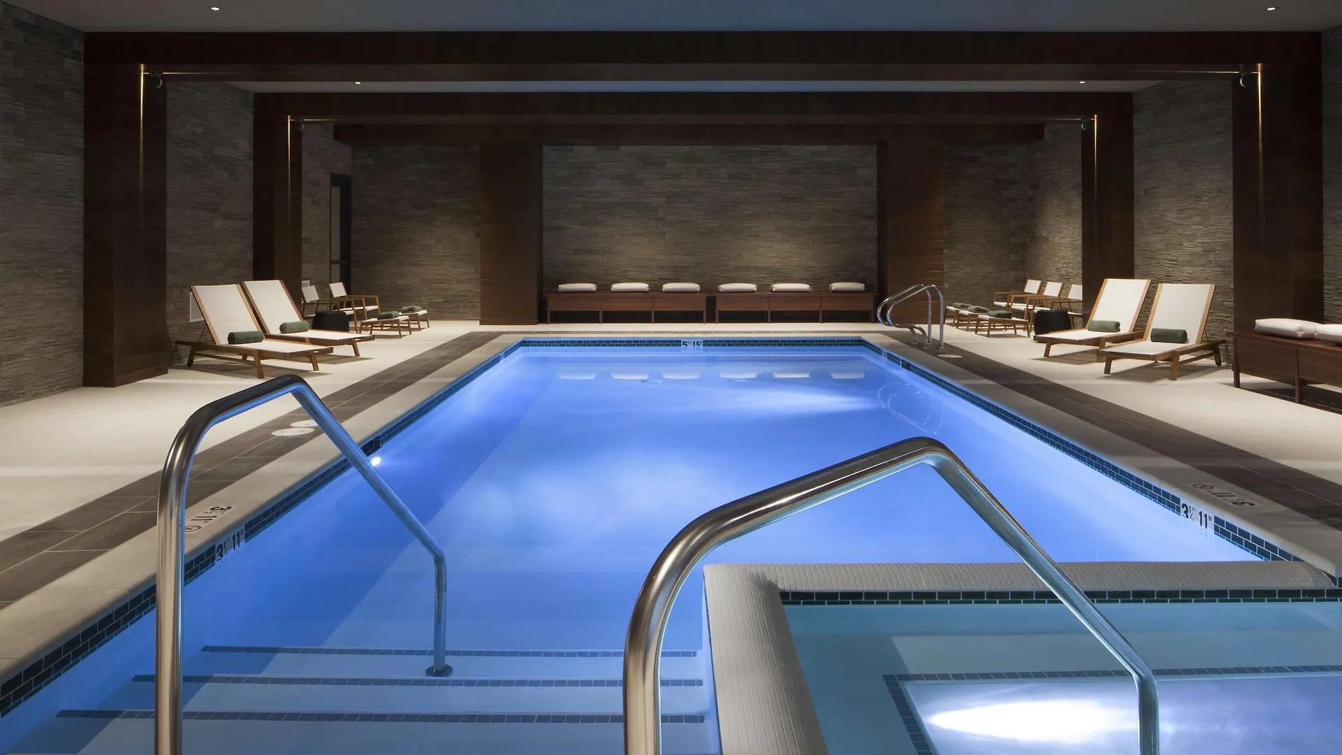 Hotel The Porter Portland, Curio Collection By Hilton