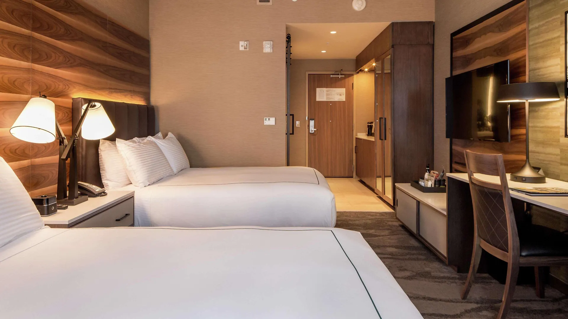 Hotel The Porter Portland, Curio Collection By Hilton