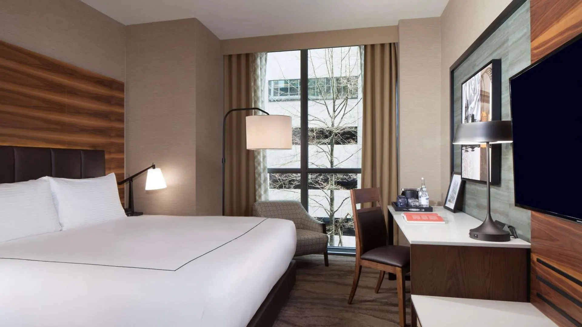Hotel The Porter Portland, Curio Collection By Hilton