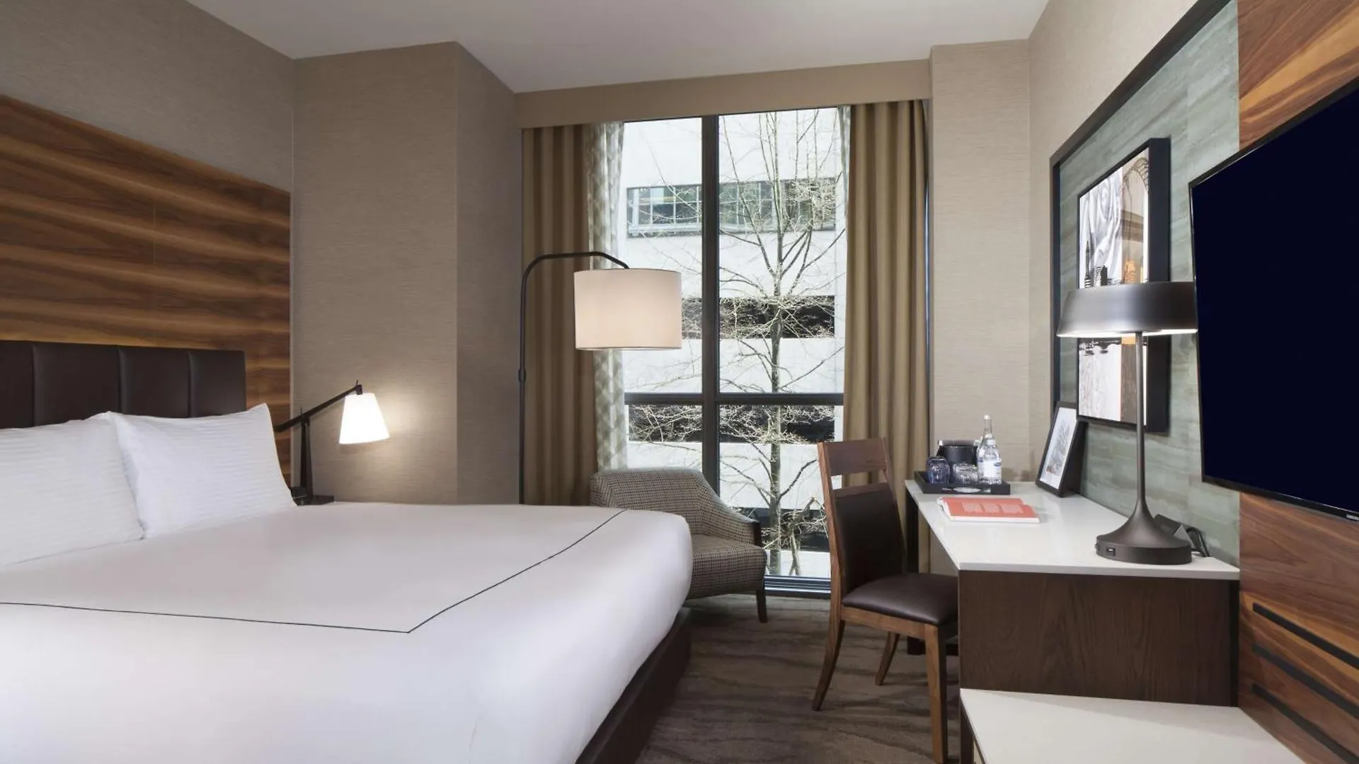 The Porter Portland, Curio Collection By Hilton Hotel